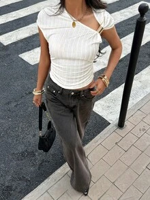 Siren Gaze 女士纯色不对称领口上衣，时尚基础款必备短款优雅休闲别致不对称露肩露肩上衣，修身性感露肩白色上衣，女士嘉年华服装 - 白色 - 查看 1