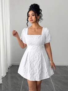 SHEIN PETITE CURVE 大码提花浪漫百搭时尚休闲连衣裙，适合约会和日常穿着 - 白色 - 查看 4