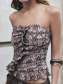 Nöista Top bandeau sin tirantes con detalle de volantes en diagonal en la parte delantera - Rosa Roja - Ver 7