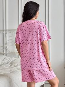 SHEIN Bộ đồ ngủ nữ cỡ lớn gồm 2 món, chất liệu cotton, dệt kim gân, màu hồng phối tương phản, họa tiết trái tim, cổ tròn, tay ngắn và quần short, thoải mái, thích hợp mặc ở nhà. - Hồng - Xem 2