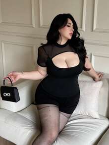 Vibekara 大码女式纯色浪漫度假性感低胸镂空网纱拼接短袖修身T恤，适合日常外出、夜店、返校、晚间约会、度假、正式晚宴、返校派对、单身派对、春夏穿着。 - 黑色 - 查看 4