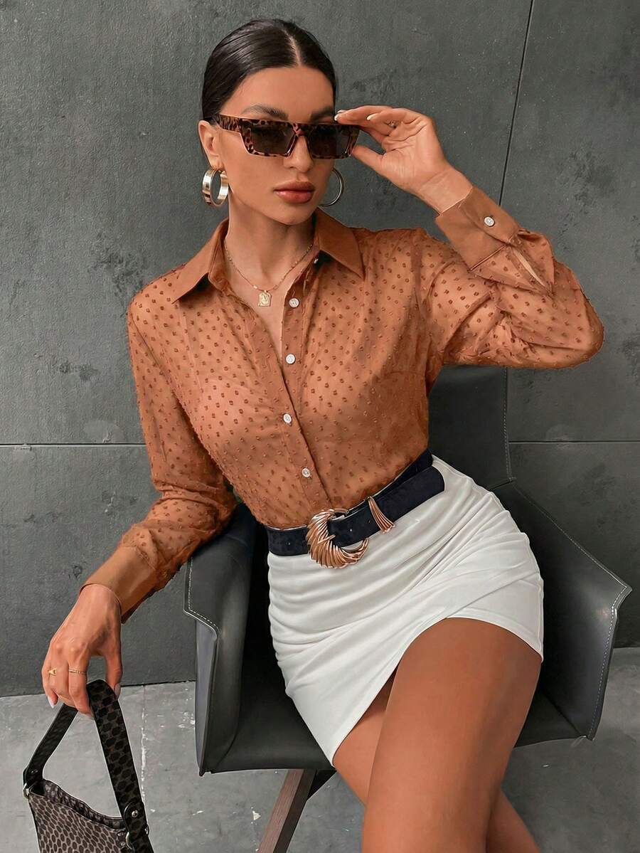 Aveloria Modichic 无需内衣的透明纽扣衬衫,优雅商务休闲女式工作服,纽扣衬衫 - 鏽棕色 - 查看 1