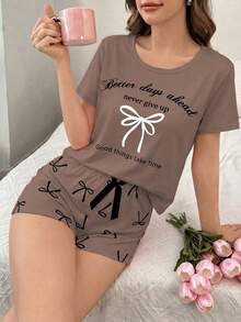 Conjunto de pijama de pantalón corto y estampado de lazo y letra de manga corta - Multicolor - Ver 3