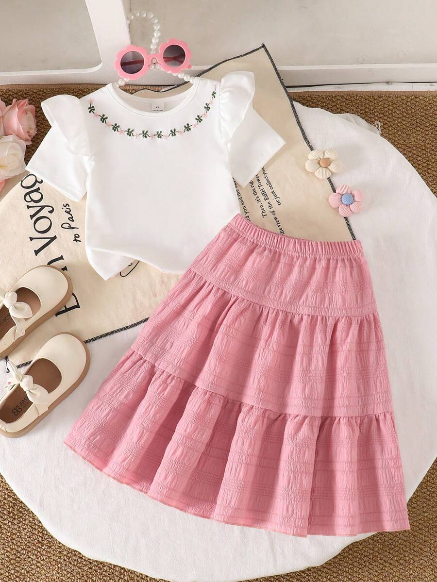 SHEIN Genkimix Kids 春夏新款休闲自然风可爱刺绣花卉短袖T恤搭配格纹迷你裙套装 - 珊瑚粉 - 查看 1