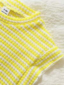SHEIN Playful Pals 2pcs/Set Baby Girl 0-3Y Spring Summer Casual Daily Vacation Textured Knit Black & White Striped Ruffle Sleeve Round Neck T-Shirt And Shorts Set - Yellow - View 7