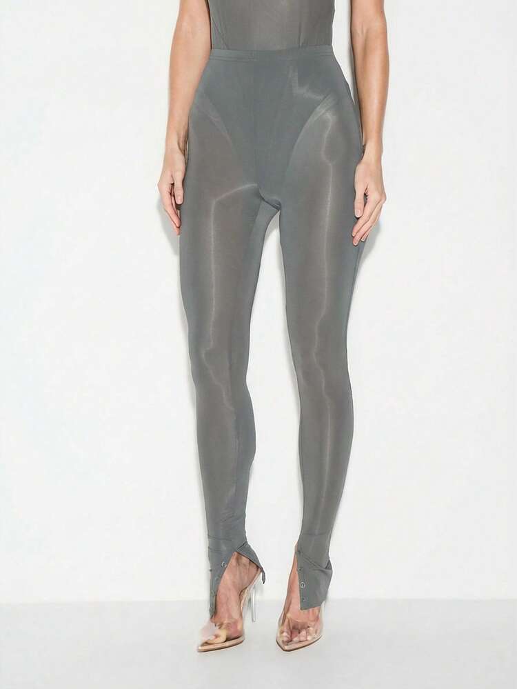 KIZN Hochgeschnittene Kunstleder-Leggings mit Knopfdetail am Knöchelverschluss, Skinny-Fit Hose in voller Länge