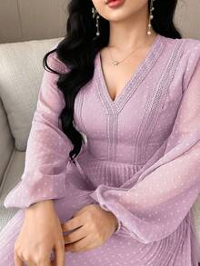Modelyn Gaun Midi Elegan Berlipit Leher V untuk Wanita, Cocok untuk Pesta dan Acara di Musim Panas - Mauve Purple - View 2