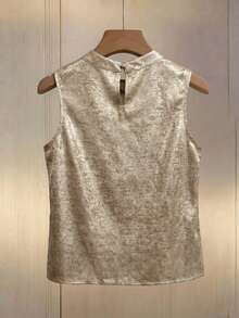 Ellegaria. Áo kiểu nữ thanh lịch, bóng mượt, cổ khoét rỗng, không tay - Màu be - Xem 3