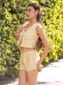 Andrea Bello 女式黄色梭织无袖上衣和短裤休闲套装 - 黃色 - 查看 3