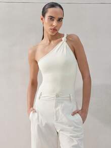 KSTM Áo liền thân không tay, lệch vai, thắt nút, cổ bất đối xứng, dáng cổ điển, thích hợp cho nữ mặc thường ngày buổi tối. - Màu be - Xem 4