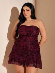 SHEIN BAE Plus Size Wine Red Jacquard Bandeau Mini Dress,Women's Elegant Pink Floral Autumn Night Out Club Strapless Burgundy Ruched Velvet Bodycon Party Dress - Burgundy - View 5