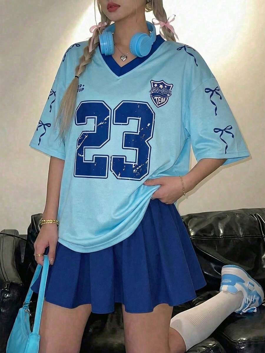 SHEIN 2件套少女粉色蝴蝶结字母V领黑色宽松T恤和粉色V字褶裙套装，甜美可爱 - 彩色 - 查看 1