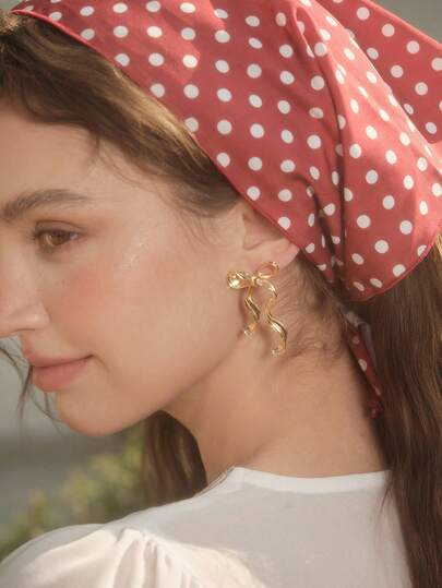 SHEIN MOD 1 Pair Bow Ribbon Earrings, Cute, Romantic, Stylish, Elegant For Party, Music Festival, Gift For Friends Birthday, Valentine's Day,Mom,Mother,Mother's Day,Gift