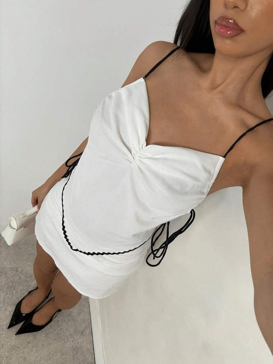 Glamine حزام قابل للتعديل بلون تباين مع سحاب غير متماثل - أبيض - مشاهدة 1