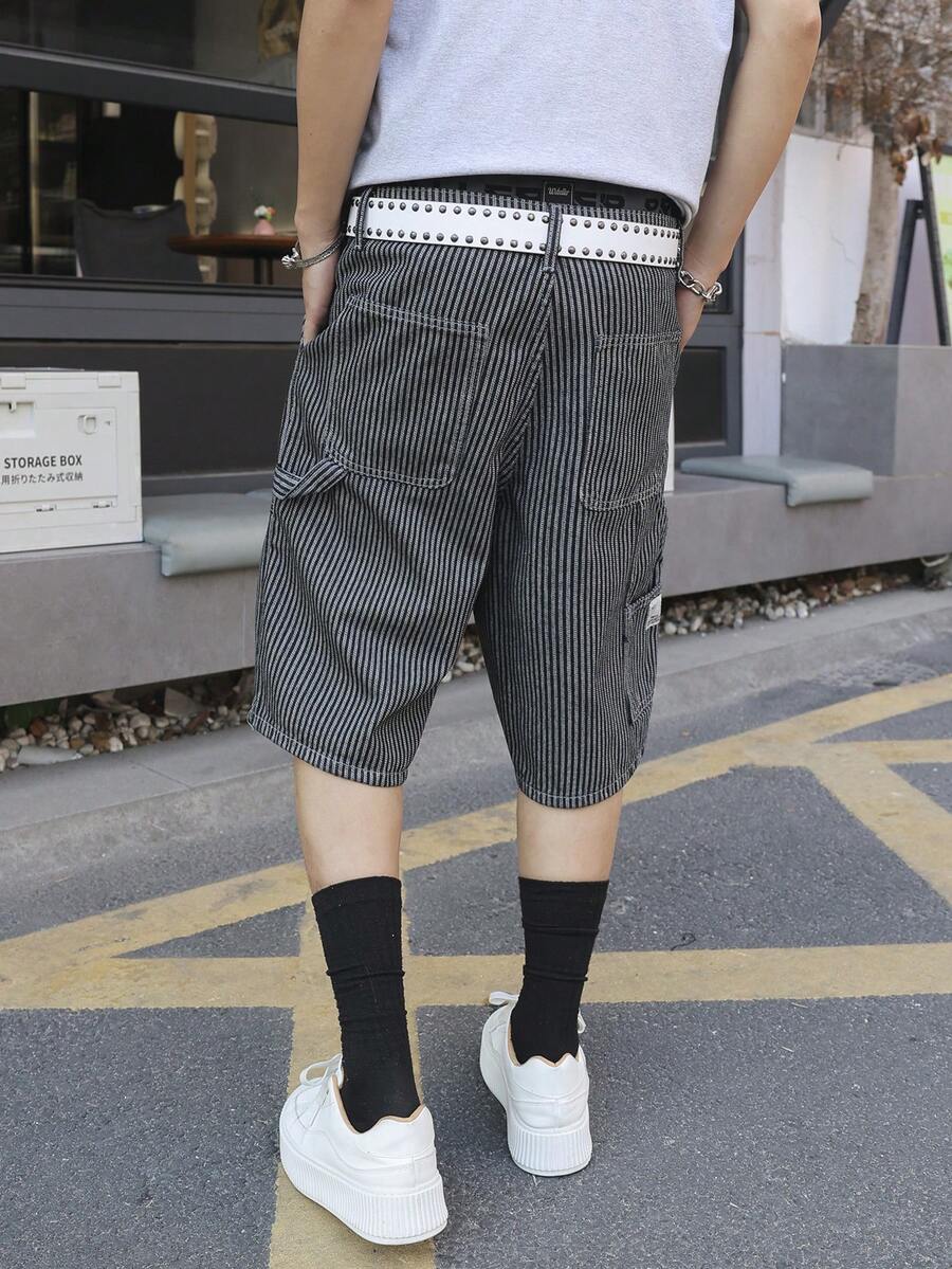 Manfinity EMRG Men's Black And White Vertical Striped Cargo Denim Shorts - Black and White - View 1