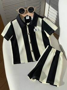 SHEIN 男女宝宝两件套休闲可爱条纹小恐龙图案短袖针织衫短裤套装，春夏男宝宝服装套装 - 黑與白 - 查看 4