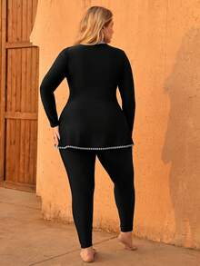 Swim Mulvari Conjunto Burkini de 2 Peças Plus Size para Mulheres, Top de Manga Longa e Calça Longa com Estampa Digital, Adequado para Férias na Praia no Verão - Multicolorido - Visão 2