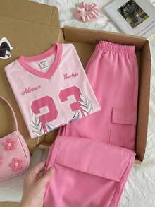 SHEIN ChillGRL Bộ đồ đôi cho bé gái tuổi teen gồm áo thun cổ chữ V lệch vai dáng rộng in chữ và quần ống đứng có túi, kiểu dáng tiện dụng, thích hợp cho mùa xuân/hè/thu. - Màu Hồng Tươi - Xem 5