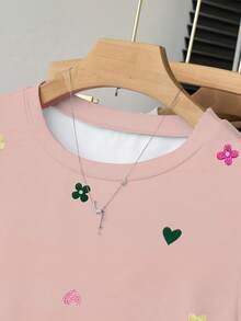 Resyla 女士夏季新款甜美图案T恤，粉色三叶草爱心字母印花，修身腰部设计，女士T恤 - 粉色 - 查看 3