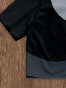 Manfinity ZONE917 Box-Cut Cropped Faux Patchwork Black & Gray Contrast Icon Print Shorts Set, Loose Fit Sweatshirt, Gift For Friends - Multicolor - View 4