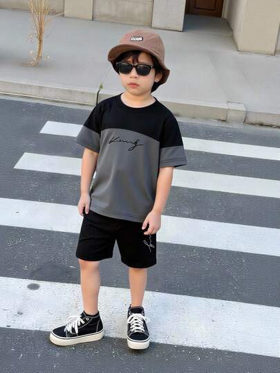 SHEIN 2pcs/Set Young Boys' Street Style Round Neck Short Sleeve T-Shirt + Shorts, Summer Getaway, Holiday, Travel, Relax, Sunbathing
