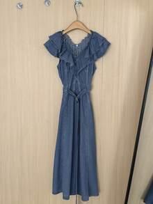 DAZY 女士休闲牛仔连衣裙，V领，纽扣设计，荷叶边下摆 - 藍色 - 查看 8