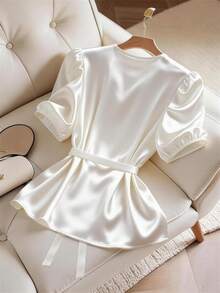 Lyxana Blouse ample en satin blanc perlé à encolure en V et manches à volants, avec ceinture, style élégant français pour femmes en été - Blanc - Voir 2