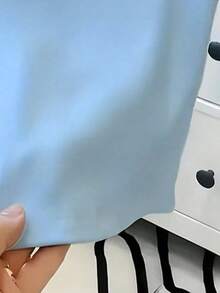 少女蓝色短袖修身印花休闲T恤，适合日常穿着、度假，白色和浅蓝色撞色上衣 - 藍色 - 查看 4