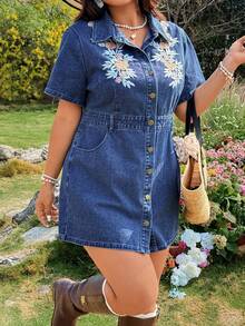 Breezaya 大码女式花卉刺绣单排扣时尚约会休闲牛仔连衣裙 - 藍色 - 查看 3