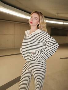 Turnttoni 女士 2 件套宽松条纹 V 领落肩长袖 T 恤和松紧腰条纹裤，冬季毛衣套装，秋冬 - 黑與白 - 查看 4