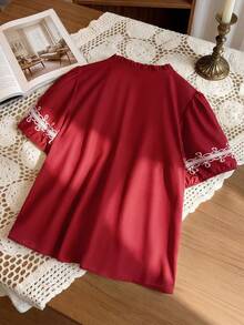 SHEIN LUNE Plus Size Women Red Floral Retro Print Blouse, Loose Fit V-Neck Puff Sleeve Top With Ruffle Design, Summer - Burgundy - View 2