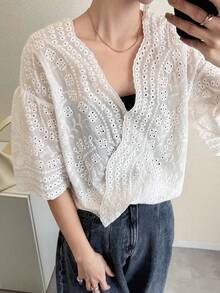 FRIFUL Áo kiểu nữ dáng rộng, cổ chữ V, vai rớt, thêu họa tiết, chất liệu vải thô. - trắng - Xem 7