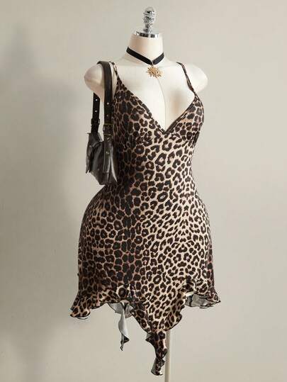 SHEIN ICON Vestido Camiseta com Babado na Barra com Estampa de Onça para Mulheres Plus Size, Moda de Verão