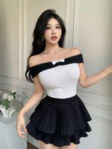 Celisse Camiseta ajustada de mujer con hombros descubiertos, lazo y acanalada, en negro y blanco - Blanco - Ver 8