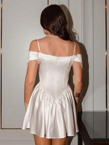 Poshira Vestido de bola elegante con diseño de flecos con pedrería de unicolor y hombros descubiertos (muy adornado) para mujer - Blanco - Ver 2