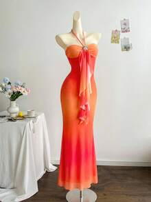 Soleia Vestido sereia feminino de malha degradê, com decote halter, amarração no pescoço e fivela metálica, perfeito para festas, encontros românticos e chá da tarde. Sexy e elegante. - Laranja - Ver 6