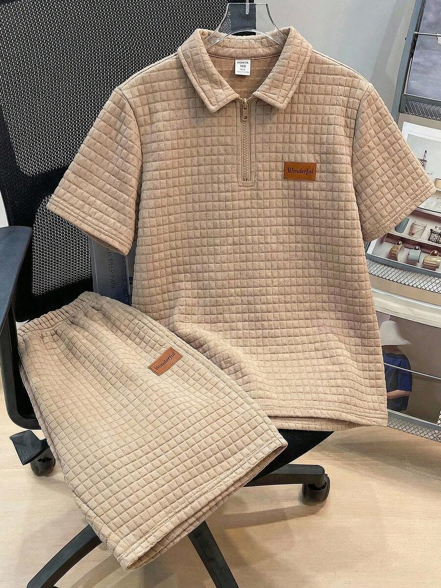 SHEIN Bộ quần áo thể thao dáng rộng, chất liệu vải dệt họa tiết, cổ áo polo, tay ngắn và quần short cho bé trai tuổi teen, thích hợp cho mùa xuân/hè, đi chơi, ngày Valentine, hẹn hò, du lịch, nghỉ lễ, họp mặt gia đình, tựu trường, mùa cưới, tiệc tối trang trọng, thể thao. - Màu Khaki - Xem 1
