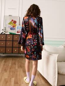 Young Zodiac Circus Innovative Pattern Contrast Red & Black Striped Women Robe - Multicolor - View 2