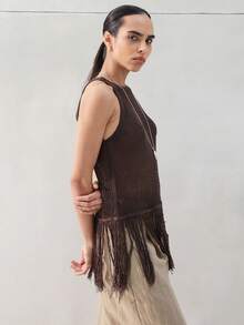 KSTM 女士无袖棕色网眼针织背心，流苏下摆，高领露背设计，波西米亚风纹理夏季节日上衣 - 咖啡棕 - 查看 5