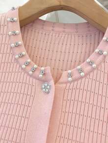 Franclia 女士休闲优雅日常百搭纯色圆领修身短袖开衫，饰有水钻和珍珠纽扣，荷叶边下摆，春夏款 - 粉色 - 查看 3