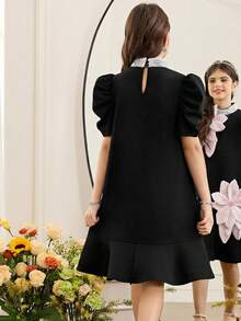 SHEIN 少女宽松优雅立领无袖撞色印花装饰连衣裙 - 黑色 - 查看 2