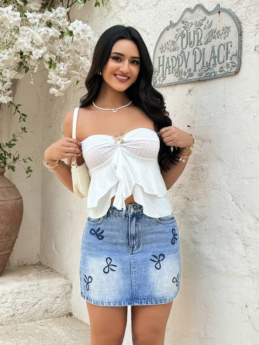 Rivivi High Waist Fashionable Bow Embroidered Washed Denim Skirt - Light Wash - View 1