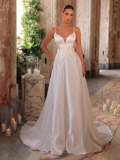 Glamrae Petite 优雅白色极简主义缎面吊带V领露背蝴蝶结可调节系带长款连衣裙，带侧袋和超大拖尾，婚纱