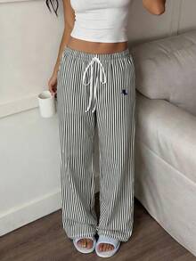 Aloruh Quần ống rộng kẻ sọc đen trắng, kiểu dáng tối giản, dễ phối đồ hàng ngày, điểm nhấn là logo hình ngựa nhỏ, thích hợp cho kỳ nghỉ, trang phục mùa hè, dành cho nữ. - trắng - Xem 5