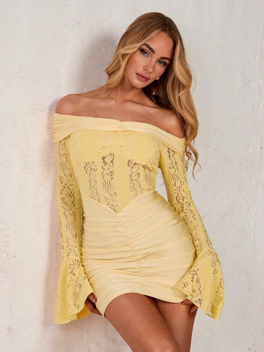 SHEIN Glamour Đầm dài tay ren dệt kim màu đen mới, kiểu dáng ôm sát, hở vai, lưng trần, xếp ly, bồng bềnh, gợi cảm, thích hợp mặc quanh năm. Thiết kế xếp ly thanh lịch ở eo, phù hợp mặc trong năm. Lý tưởng cho váy dự tiệc cưới, váy dự tiệc, váy sinh nhật, váy thanh lịch, váy lễ hội, váy hẹn hò và váy cocktail. - Màu vàng - Xem 1