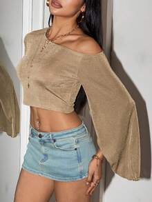 EgrlEra Women's Asymmetric Sleeve Cropped T-Shirt - Silver - View 3