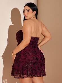 SHEIN BAE Plus Size Wine Red Jacquard Bandeau Mini Dress,Women's Elegant Pink Floral Autumn Night Out Club Strapless Burgundy Ruched Velvet Bodycon Party Dress - Burgundy - View 2