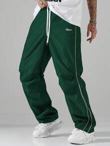 Manfinity Hypemode Men Letter Graphic Drawstring Waist Pleated Pocket Casual Pants, Streetwear Baggy Pants, American Retro Quick-Drying Paratrooper Work Pants, Men Summer Cleanfit Loose Straight Casual Pants, Fall - Green - View 3