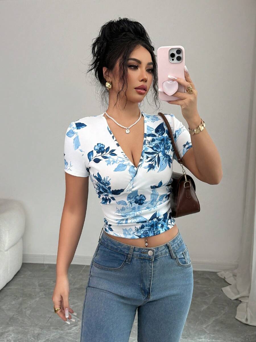 Elenzga Women's Elegant Printed T-Shirt, Suitable For Dates, Afternoon Tea, Graduation, Commuting - Multicolor - View 1