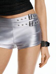 Airlisse Quần short nữ dáng ôm, chi tiết cúc bấm, thích hợp mặc mùa hè. - Bạc - Xem 1